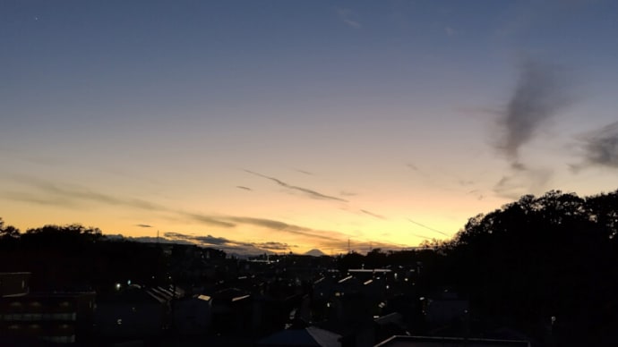 11月23日 日が沈むの早い。