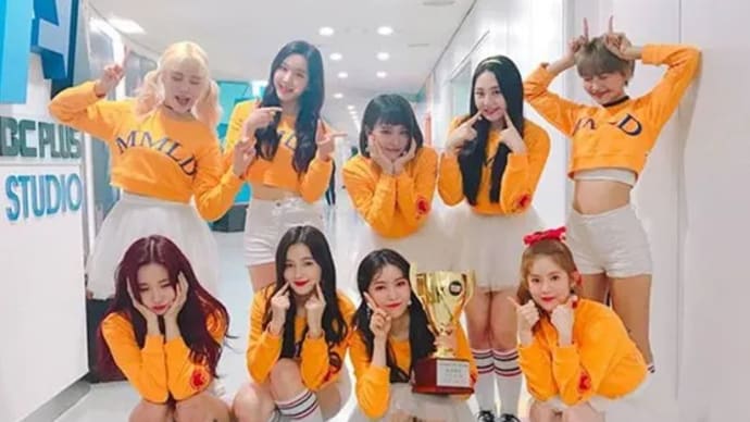Aiming to become popular girls (MOMOLAND)