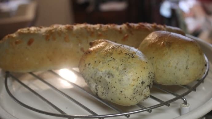 胡麻🍞とハムチーズパン☆日々の通話の携帯