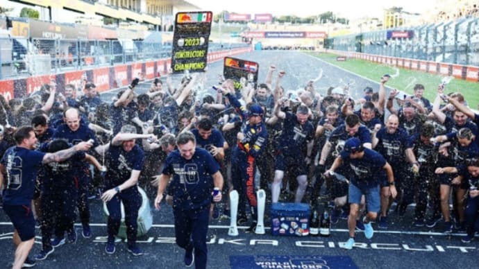 F1チームて成績に応じて、FIAにエントリーフィーを納めるのかぁ〜の巻