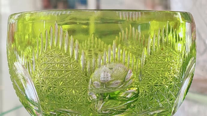 春の色黄緑