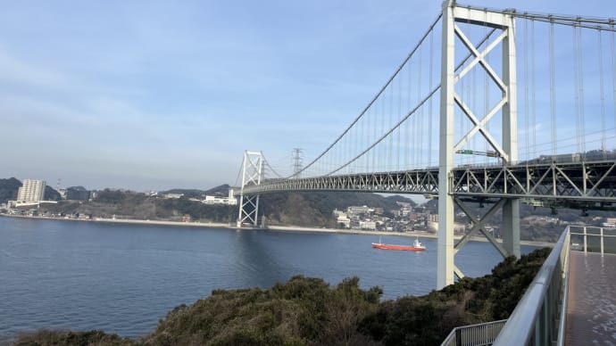 爽快な空と橋