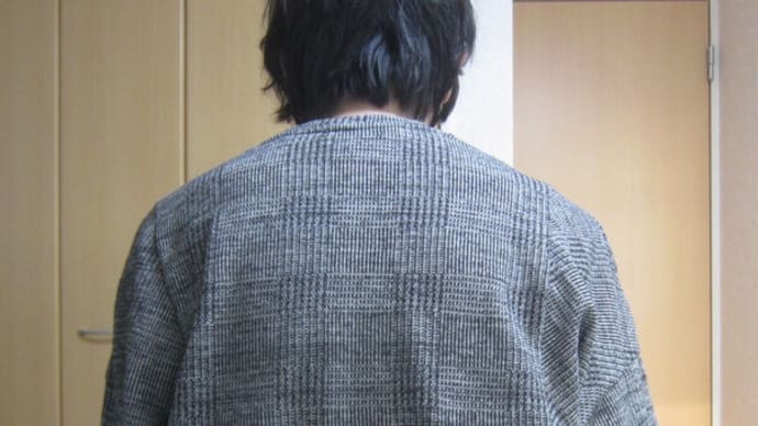 腰痛、後頭部が重い、目が重い、猫背に悩む男性