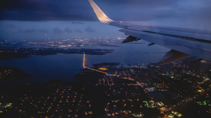 Red Eye─A Flight Taken at Night(夜間飛行便)