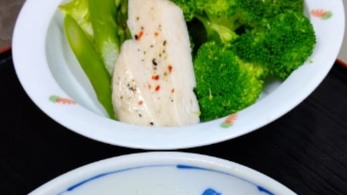 うちのごはん さばの味噌煮とサラダ(^.^)