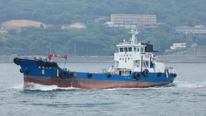 第七太陽丸　油送船　海峡を航行姿