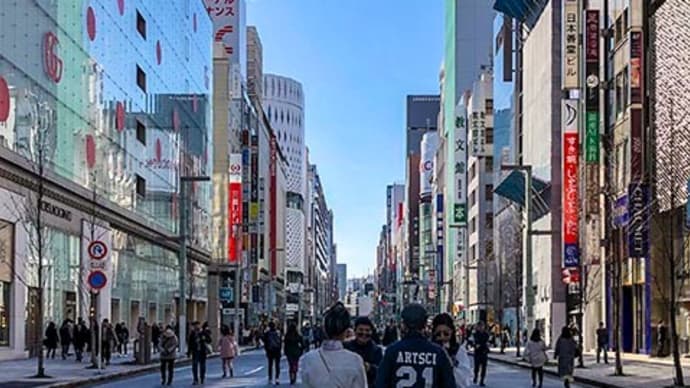早咲きの白梅と銀座ホコ天