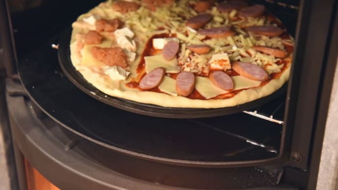 ウォーミングシェルフで発酵させてノルンでピザを焼いた
