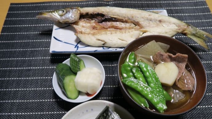 カマスの焼き物と山形芋煮、炊屋食堂の田舎定食。