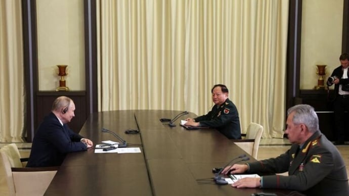 ロシアのプーチン大統領、中国軍幹部と会談 協力の重要性強調