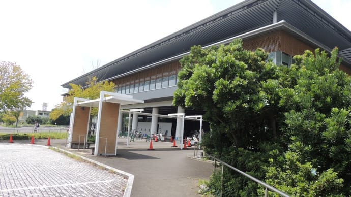 奈良県立図書情報館