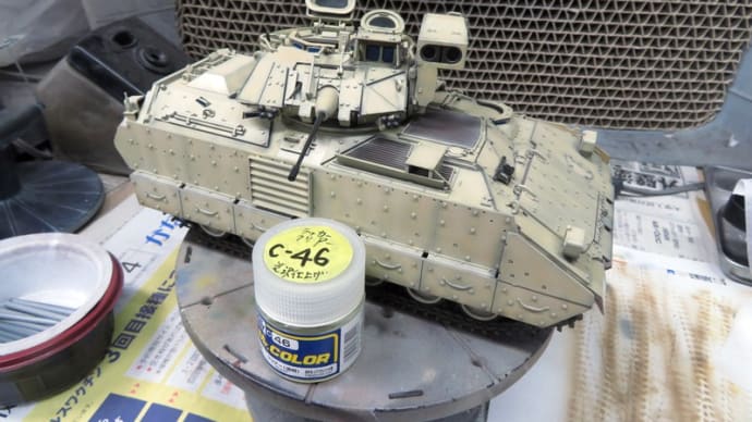 タミヤ1/35 M2A2 ODS #9 デカールと個人装備の塗装1