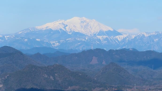 頂上から御嶽山が望めた