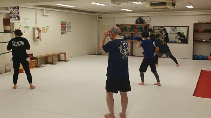 (木)キックボクシング初級クラス19:40〜
