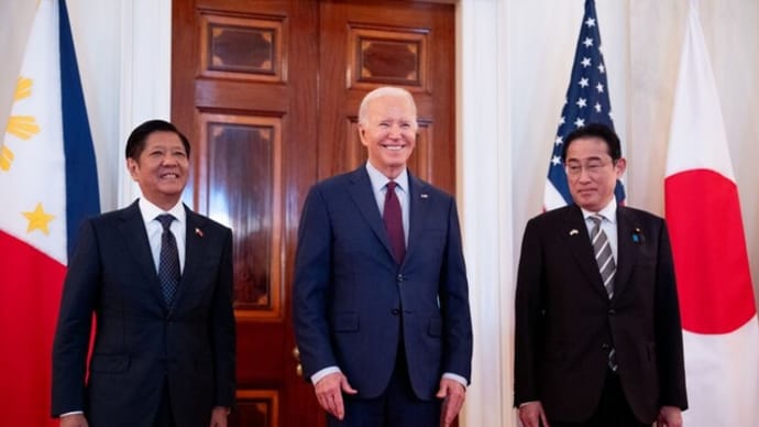 日本、フィリピン、米国で初の3カ国首脳会談　中国共産党の念頭に結束強化