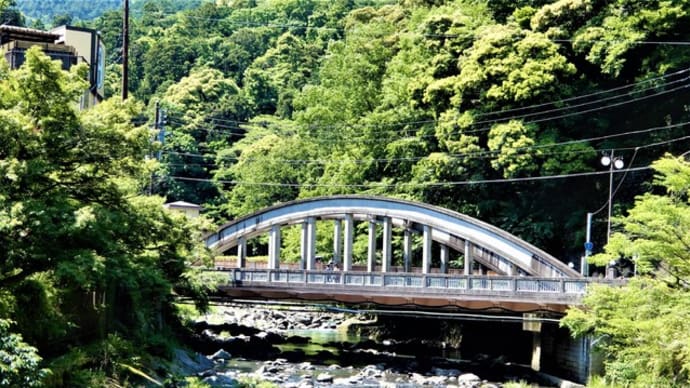 2019・5・23 神奈川の素敵な建造物 足柄下郡箱根町・旭橋。湯もち本舗ちもとの建物もなかなかに。