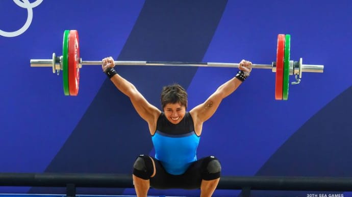 フィリピン人女子重量挙げで優勝