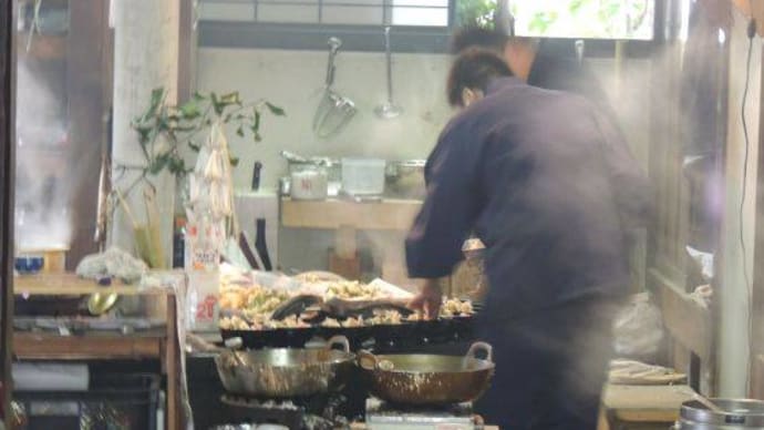 東大寺修二会。食事の準備。2015年撮影。
