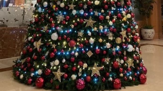 ロイヤルパークホテルのクリスマスツリー