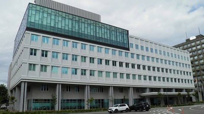 「めだかの学校」道議会、道警本部見学