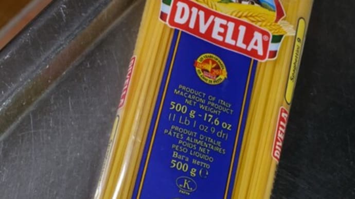 |M3317|ウチ食べしま専科:家内がDIVELLOのスパゲティーニとS&Bペペロンチーノソースで作ったシラスとベーコンのペペロンチーノがうまかった!