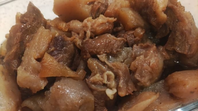 牛すじとこんにゃく煮込み