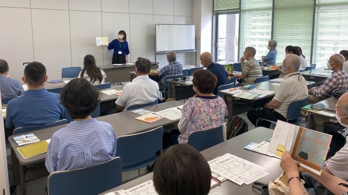 絵本の読み聞かせ、紙芝居上演講習会開催