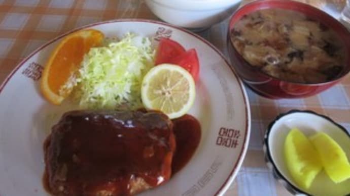 再訪「ふくや食堂」、ハンバーグ定食、ササミフライ定食、ナポリタン、チョコレートパフェ