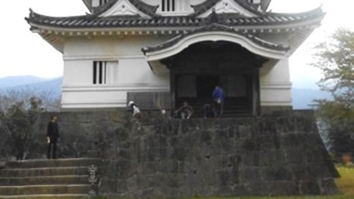 宇和島城　⚡門 シロハラ