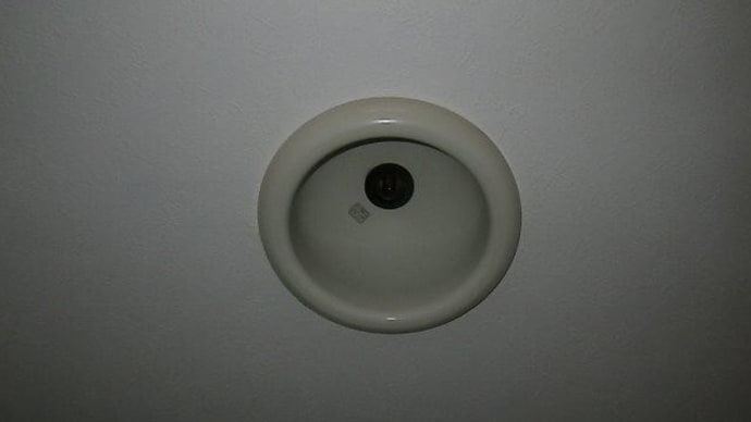 住居の原状回復工事 電球交換 ビフォーアフター