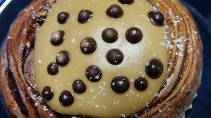 【12/26昼食】コーヒーシナモンロール、やっぱりうんまぁ~なんだね:D