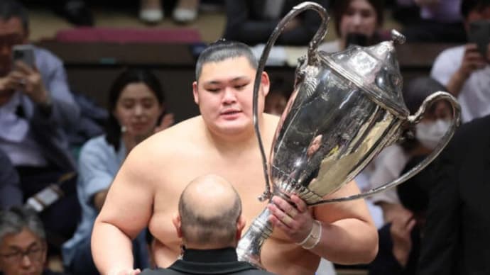 大の里が13連勝で史上最速横綱昇進へ 大相撲夏場所