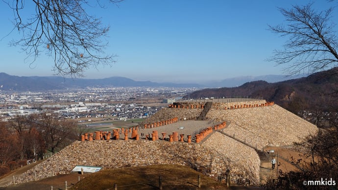 古代科野のクニの大王の前方後円墳・森将軍塚古墳。そして見どころ満載の古墳館へ(妻女山里山通信)