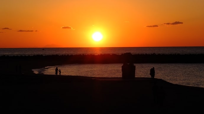 🌅 秋の夕日に ダルマ予感