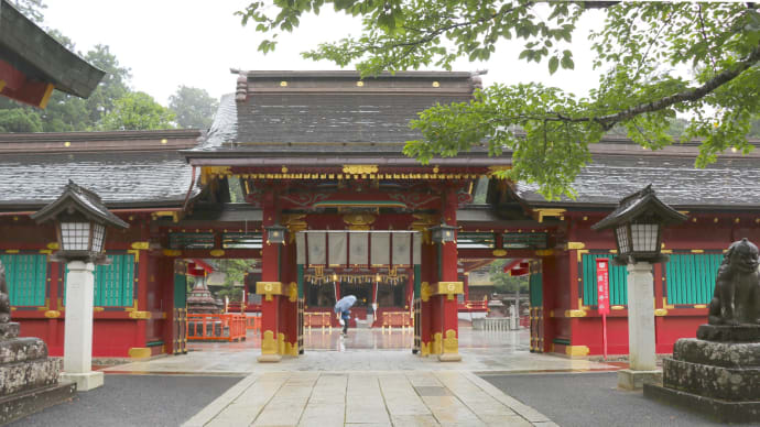 "唐破風が無い‼” 塩釜神社 唐門の謎 ~唐門について~