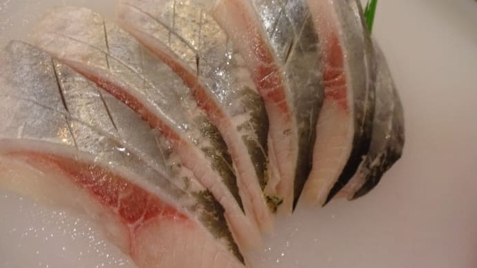 かねしげの「刺身バイキング」は刺身1盛り300円!「上ネタ」は1盛り400円・600円です!!刺身と手作り干物の専門店「発寒かねしげ鮮魚店」。