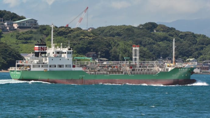 掃海母艦とオイルタンカー 第二十一浪速丸