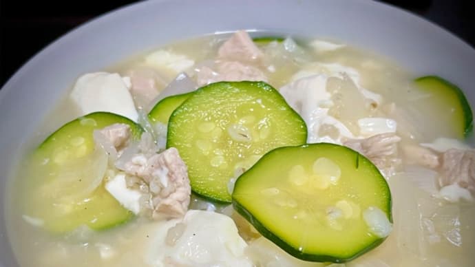 鶏肉と豆腐と野菜たっぷりの、ビタバァレー雑炊。
