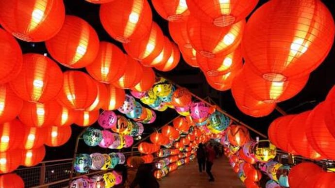 今年の春節(旧正月)は1月25日でございまして街並みはお祝いムード一色でした!