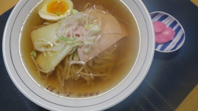 炊屋食堂の中華そば・・・庶民の味。