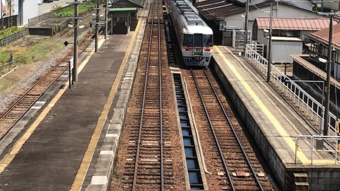 特急ひだ3号 岐阜午前9時3分発 タイヤ専門店イマージン!
