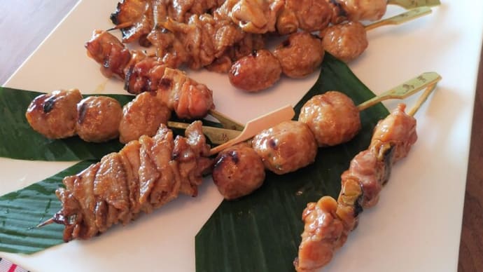 超久しぶりに“三人組のおっさんの食事会”でございます。隊長の手料理と副隊長・純野の手土産をつまみ、最後は“醤油だれの鶏すき”で大満足・大満腹!