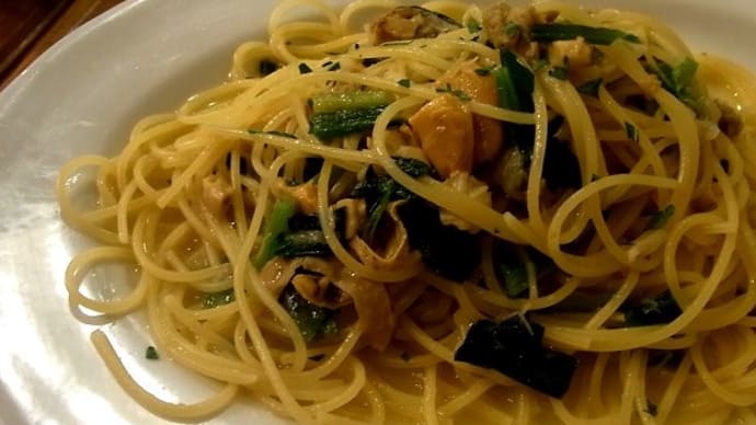 ホタテとほうれん草の白ワインソースパスタ PRANZO A タベルナキンタ