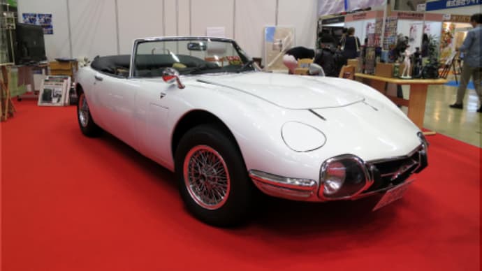 オープンボディーのTOYOTA 2000GT ☆彡