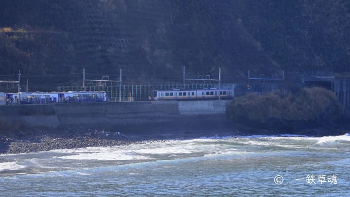 海に一番近い駅 青海川駅発車