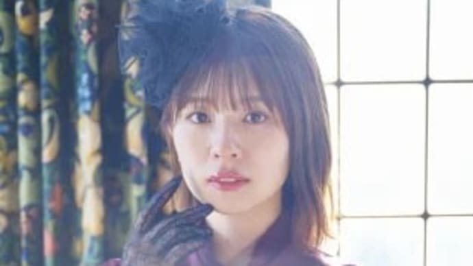 日向坂46松田好花、ゴスロリ風衣装に挑戦 1st写真集から先行カット解禁