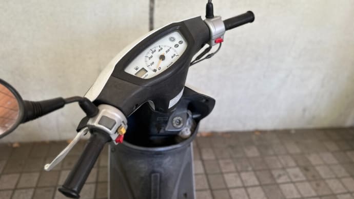午前中は暑いくらいでバイク移動を