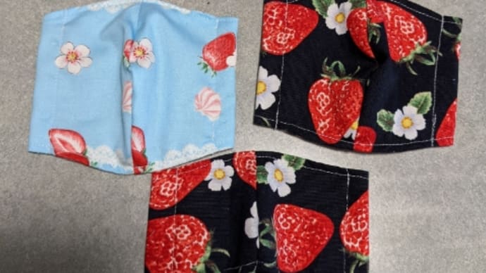 イチゴ柄立体インナーマスク5枚セット出品中 子供用