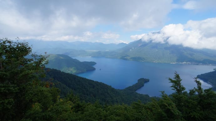 半月山登山と展望台