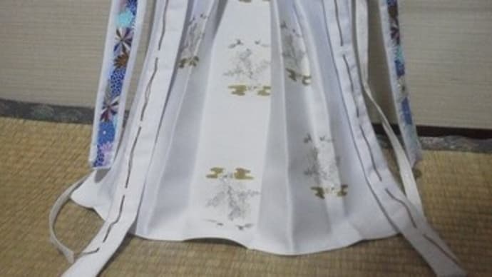 メイちゃんの 十二単の裳ができました